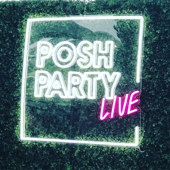 Meet your Posher, Danielle! - Picture 10 of 11